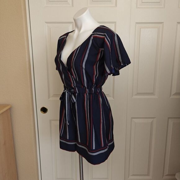 Hint of Blush striped faux wrap elastic waist romper sz S - Picture 3 of 11